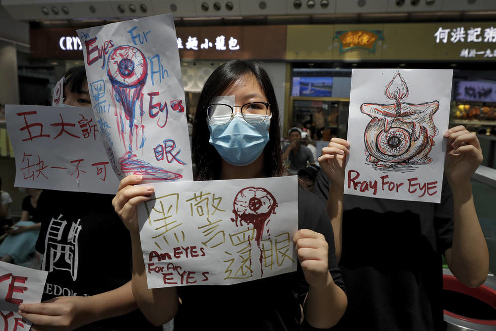 Hong Kong airport shuts down amid pro-democracy protest